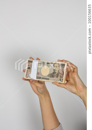 A bundle of bills A bundle of bills 100156635