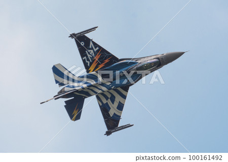 Hellenic Air Force F-16 Demonstration Team "Zeus" Barrel Roll 100161492