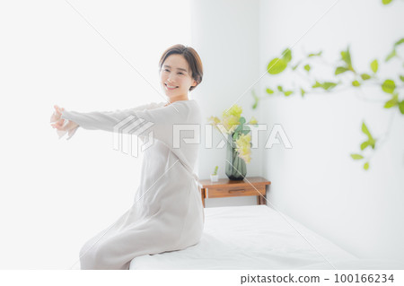 臥室裡的女人》 100166234