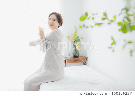 臥室裡的女人》 100166237