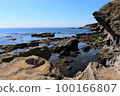 View from the coast of Miura Peninsula, Kanagawa Prefecture, rough rocks and calm sea 100166807