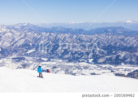 從八方一號滑雪場看長野縣白馬村的冬景 從八方一號滑雪場看長野縣白馬村的冬景 100169462