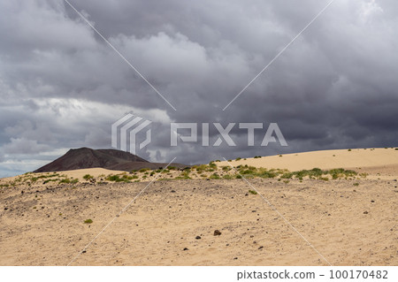 Stormy weather at the desert, Fuerteventura Stormy weather at the desert, Fuerteventura 100170482