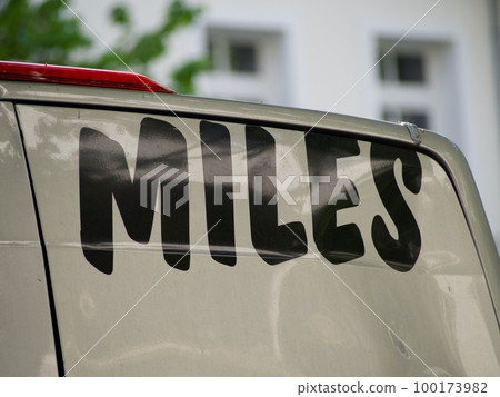 Van by MILES, the largest independent car sharing service in Germany and offers car sharing and transport sharing with mileage billing 100173982