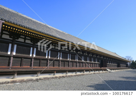 京都市東山區國寶三十三間堂 100176617
