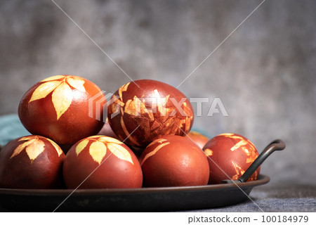 Close up of Easter eggs dyed with onion peels 100184979
