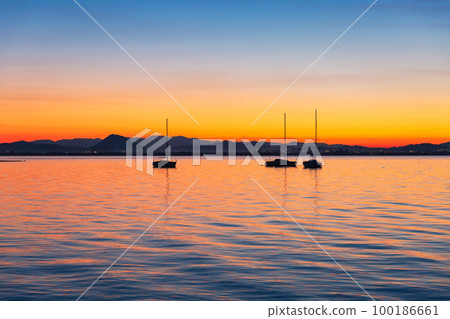 Morning of Lake Biwa 100186661