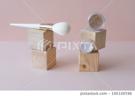 Cosmetic shades compact and loose mineral face powder and makeup brush - Natural eco friendly make up products concept 100188596