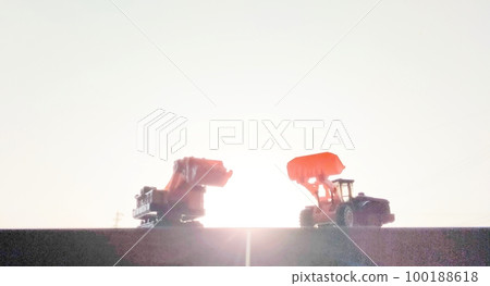 下班後的重型機械 下班後的重型機械 100188618