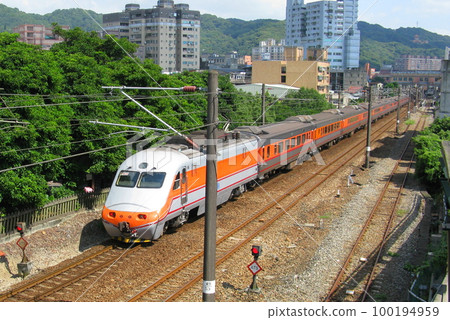 Limited Express "Jiqiang" from Taiwan (South African locomotive traction type) Limited Express "Jiqiang" from Taiwan (South African locomotive traction type) 100194959
