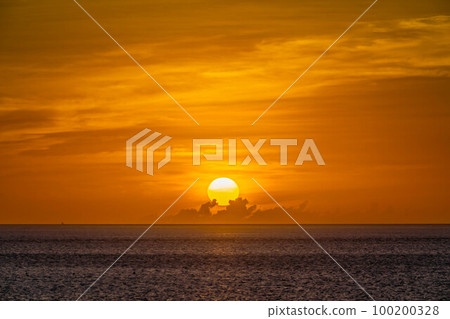 宮古島的日出 100200328