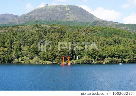 Scenery of Hakone Lake Ashinoko (Moto-Hakone) Scenery of Hakone Lake Ashinoko (Moto-Hakone) 100203255