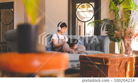 女生 女孩 女性 100204214