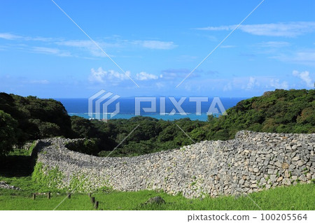 The East China Sea seen from Shikei Shinmonkaku of Nakijin Castle 100205564