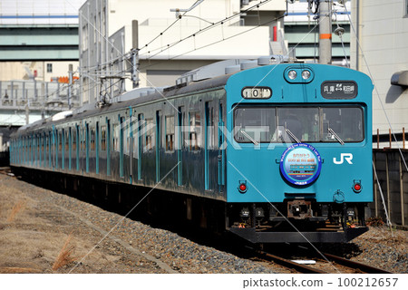 Wadamisaki Line 103 series R1 formation that will be the last active Wadamisaki Line 103 series R1 formation that will be the last active 100212657