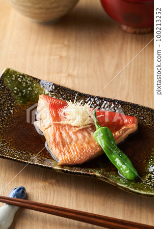 用金色紅鯛魚燉 100213252