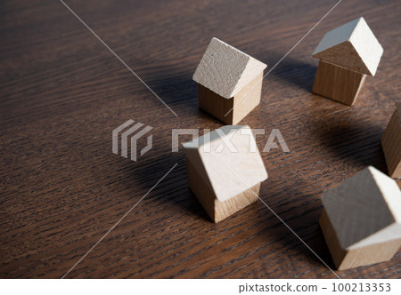 Circle of houses figures. Build, buy or sell real estate. Construction project. Buildings and architecture. Housing and urbanization. Real estate market. Eco friendly. Community of homeowners. 100213353