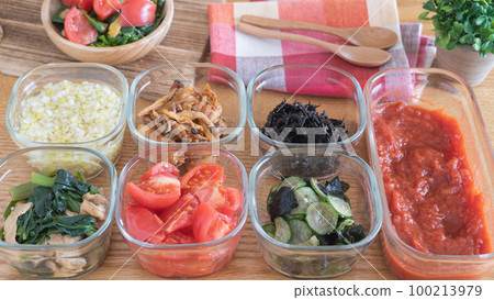 Home cooking, ready-to-eat side dishes, bento box image Home cooking, ready-to-eat side dishes, bento box image 100213979