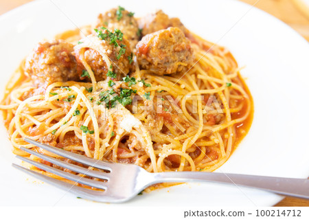 delicious meatball spaghetti delicious meatball spaghetti 100214712