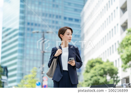 Business scene Middle female Business scene Middle female 100216899