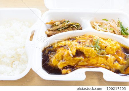 Delicious Chinese Cuisine, Crab Ball Bento 100217203