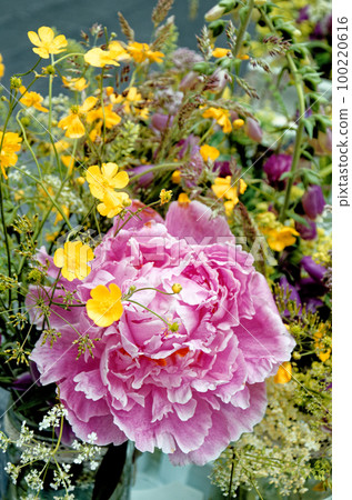 Flowers for sale - Flower market Flowers for sale - Flower market 100220616