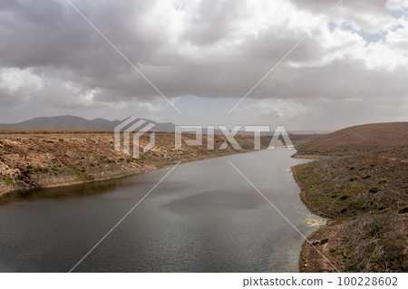 Fresh water reservoir (Embalse) de los Molinos, Fuerteventura 100228602