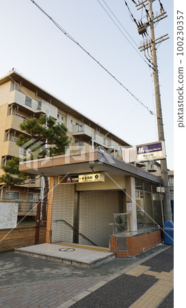 Exit 3 of Shin-Kanaoka Station on the Osaka Metro Midosuji Line 100230357