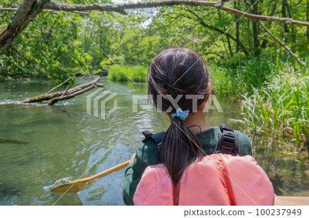 Kushiro River headwaters for canoeing in early summer 100237949