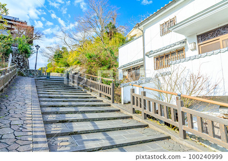 冬天的杵築城下町鹽谷之坂杵築市大分縣 100240999