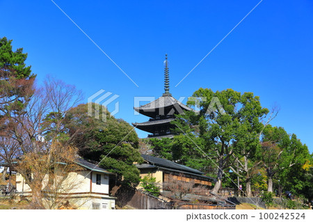 [奈良縣]晴天的興福寺（五層寶塔） 100242524