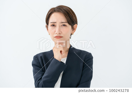 思考的女商人 100243278