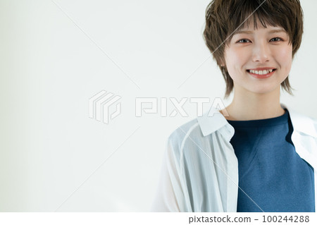 Young lady's portrait Young lady's portrait 100244288