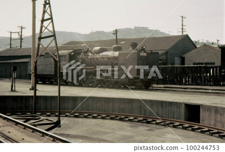 1968 steam locomotive D50 Wakamatsu locomotive depot Chikuho main line Kyushu Fukuoka prefecture documentary photo old color photo 1968 steam locomotive D50 Wakamatsu locomotive depot Chikuho main line Kyushu Fukuoka prefecture documentary photo old color photo 100244753