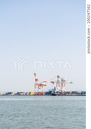 Gantry crane at Kanazawa Port | Cargo port image | Kanazawa City, Ishikawa Prefecture Gantry crane at Kanazawa Port | Cargo port image | Kanazawa City, Ishikawa Prefecture 100247562