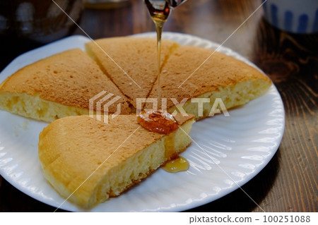 煎餅上的蜂蜜 100251088