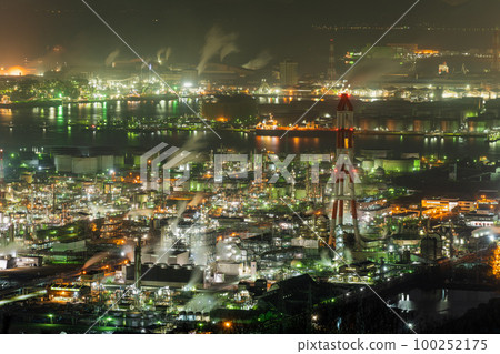 《Okayama Prefecture》Mizushima industrial complex/factory night view_taken from the Washuzan skyline 100252175