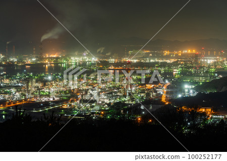 《岡山縣》水島產業園區/工廠夜景_從鷲山天際線拍攝 100252177