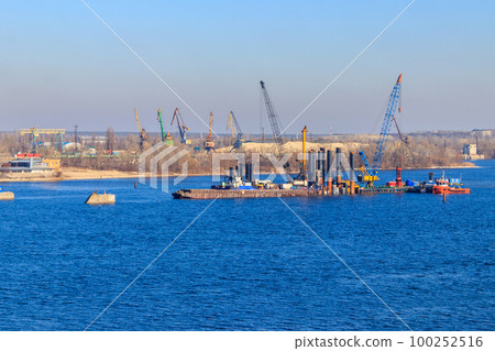 Construction of a new bridge across the Dnieper river in Kremenchug, Ukraine 100252516