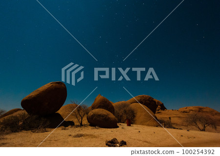 The namibian desert at night The namibian desert at night 100254392