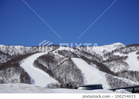 Summer oil plateau ski resort 100254633
