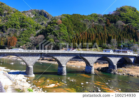 [Oita Prefecture] Bakei Bridge in fine weather 100254930