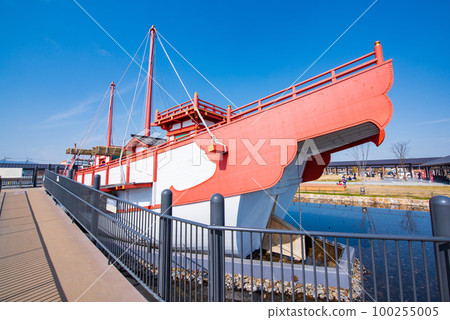 奈良市，平城京遺址，開往唐朝的複興船 100255005