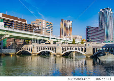 大阪市堂島川水松橋 100255871