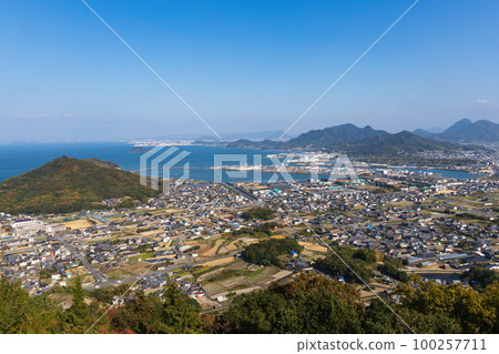 Scenery of Takuma Town (Mitoyo City, Kagawa Prefecture) 100257711