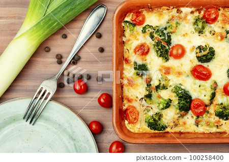 Potato casserole with vegetables, gratin Potato casserole with vegetables, gratin 100258400