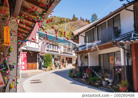 春天的足助町，中馬人偶<愛知縣豐田市> 100260486