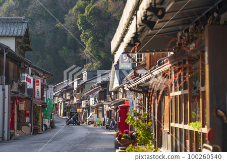 春天的足助町，中馬人偶<愛知縣豐田市> 100260540