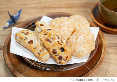 Black beans and shrimp crackers Black beans and shrimp crackers 100264925