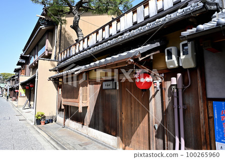 Seven eaves Seven eaves 100265960